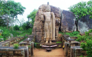 Awkana Buddha statue
